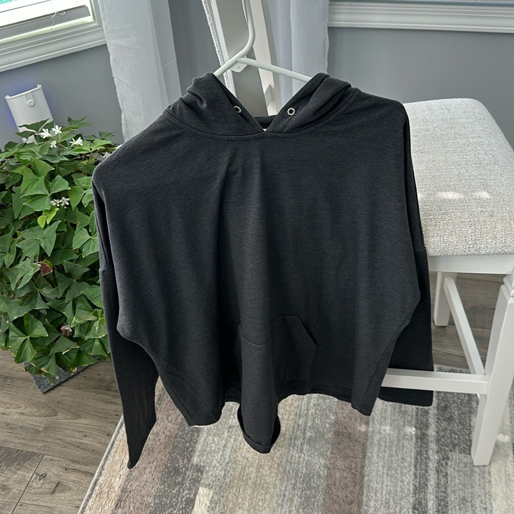 Boden hooded Pullover Sweatshirt with Pockets.